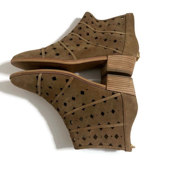 Michael Kors Uma Perforated Flat Bootie - Picture 6 of 10